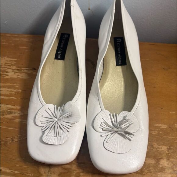 Etienne Aigner vintage White Leather Flats with Bow Detail size 9.5 EUC - Picture 2 of 5